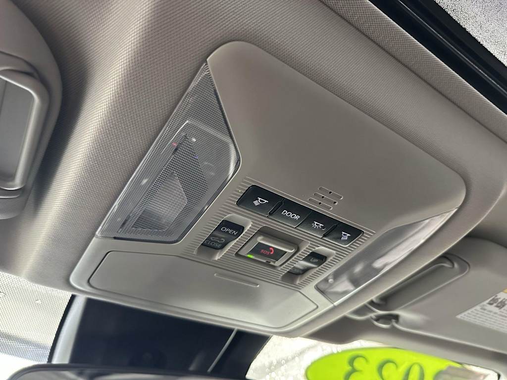 Thumbnail: 2023 Toyota RAV4 - 21