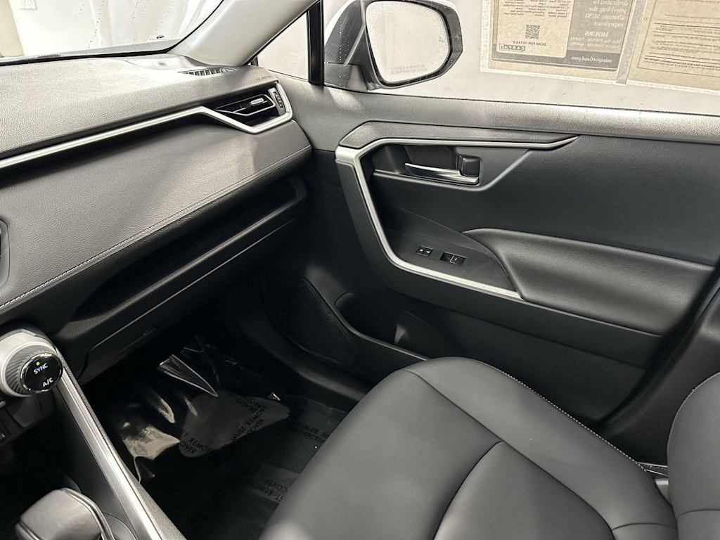 Thumbnail: 2023 Toyota RAV4 - 25