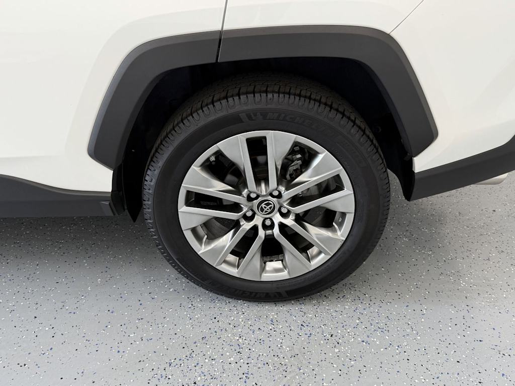 Thumbnail: 2019 Toyota RAV4 - 7