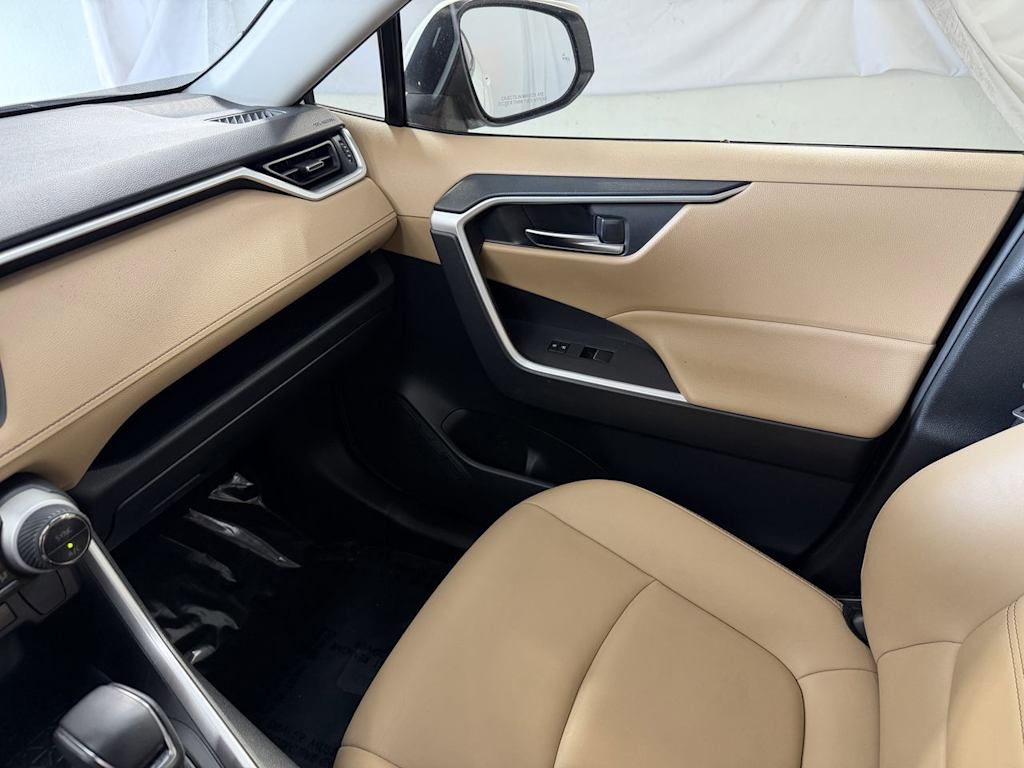 Thumbnail: 2019 Toyota RAV4 - 26