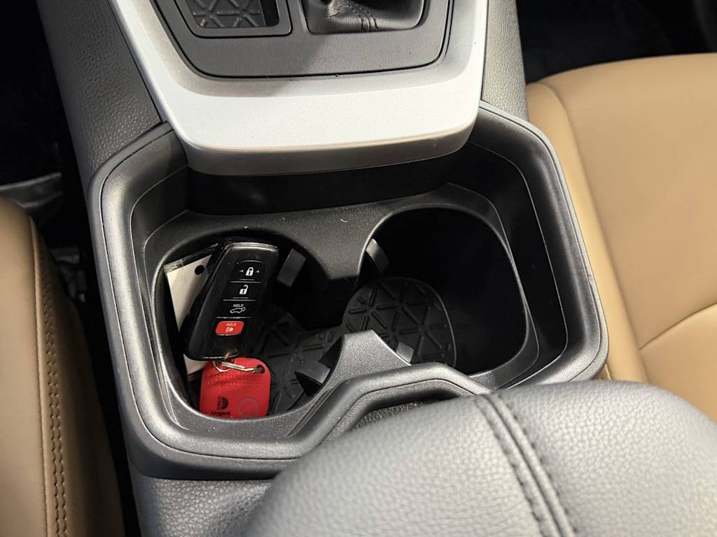 Thumbnail: 2019 Toyota RAV4 - 25