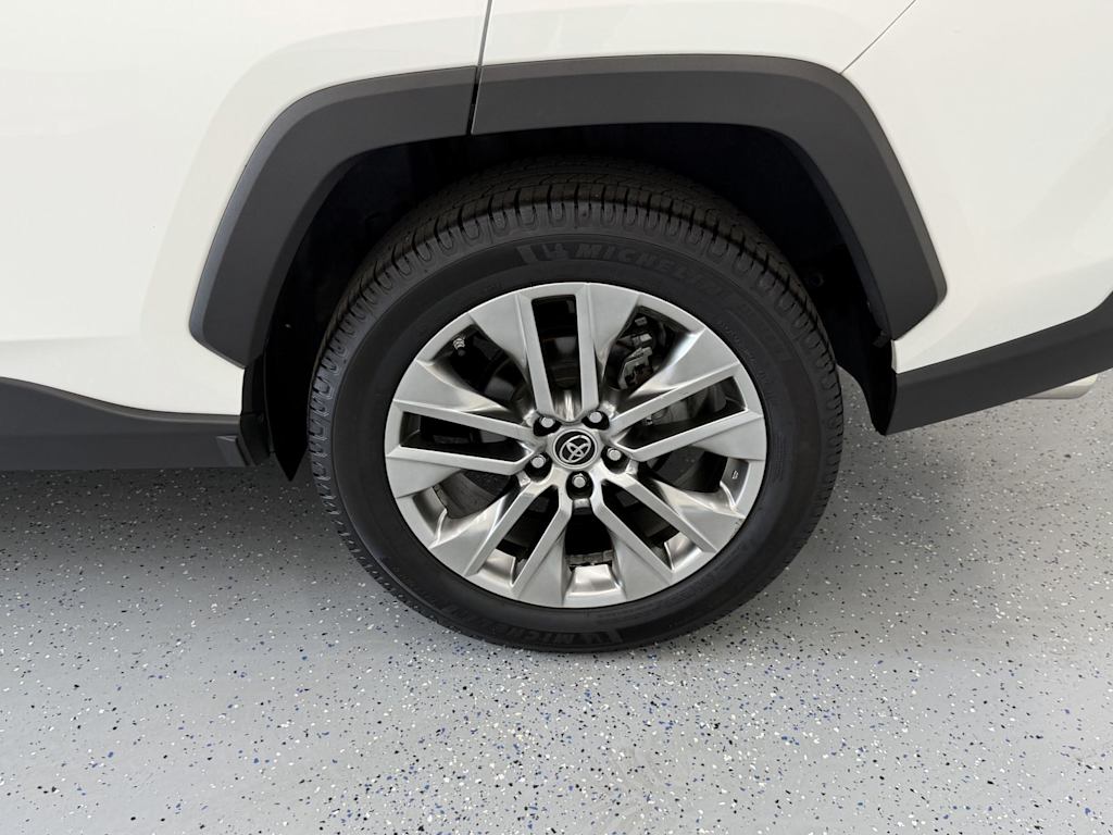 Thumbnail: 2019 Toyota RAV4 - 7