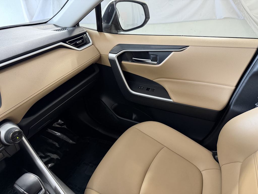 Thumbnail: 2019 Toyota RAV4 - 26