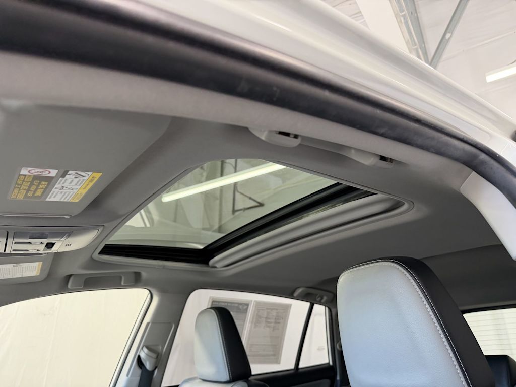 Thumbnail: 2018 Toyota RAV4 - 19