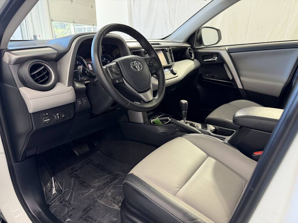 Thumbnail: 2018 Toyota RAV4 - 2
