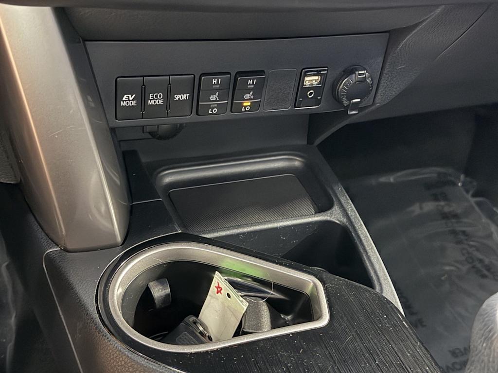 Thumbnail: 2018 Toyota RAV4 - 23