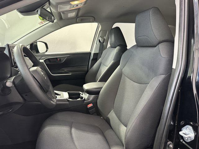 Thumbnail: 2021 Toyota RAV4 - 9