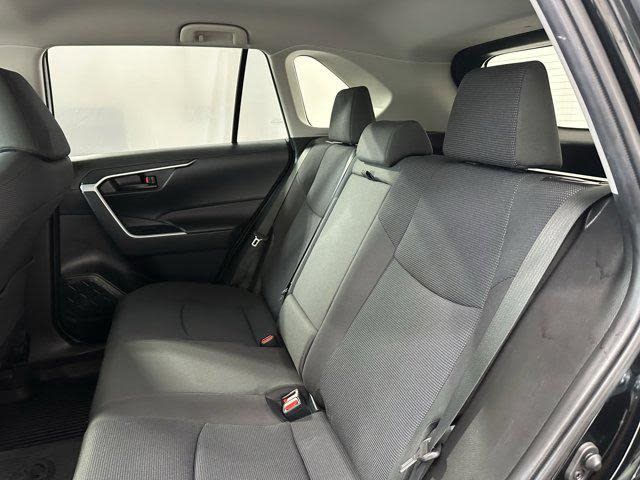 Thumbnail: 2021 Toyota RAV4 - 10