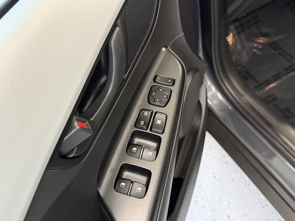 Thumbnail: 2021 Hyundai Kona - 17