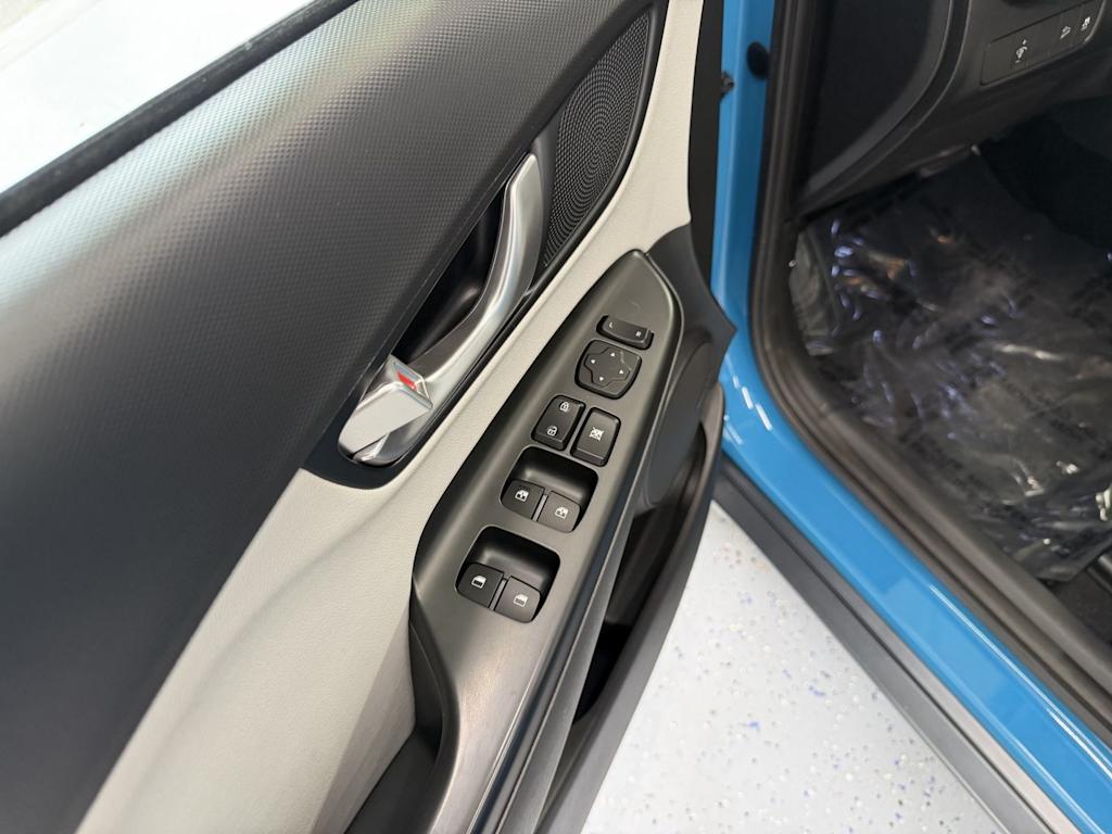 Thumbnail: 2022 Hyundai Kona - 17