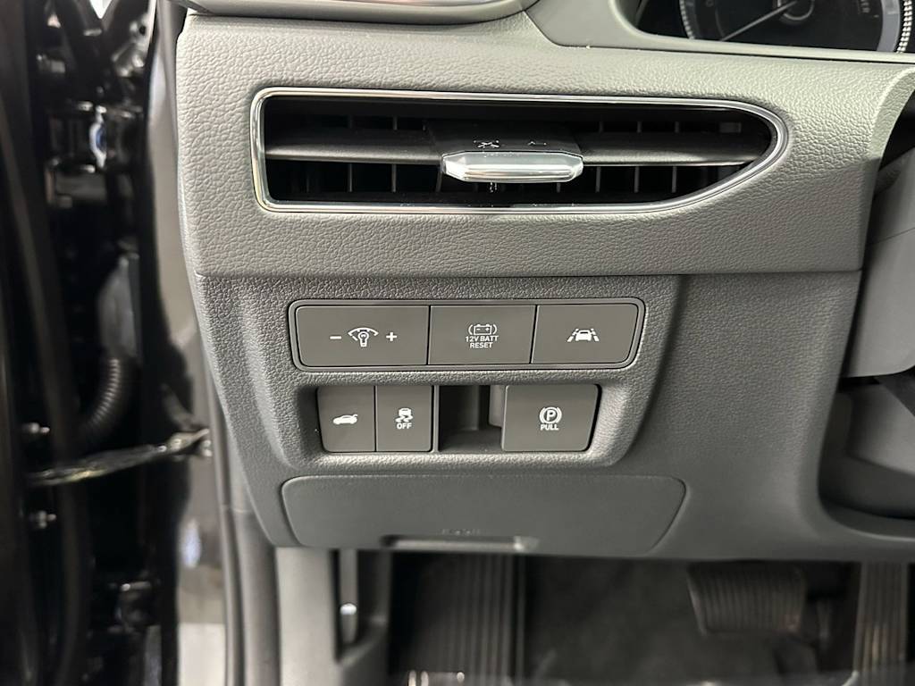 Thumbnail: 2023 Hyundai Sonata - 18