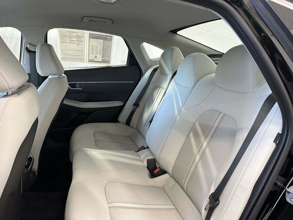 Thumbnail: 2023 Hyundai Sonata - 9