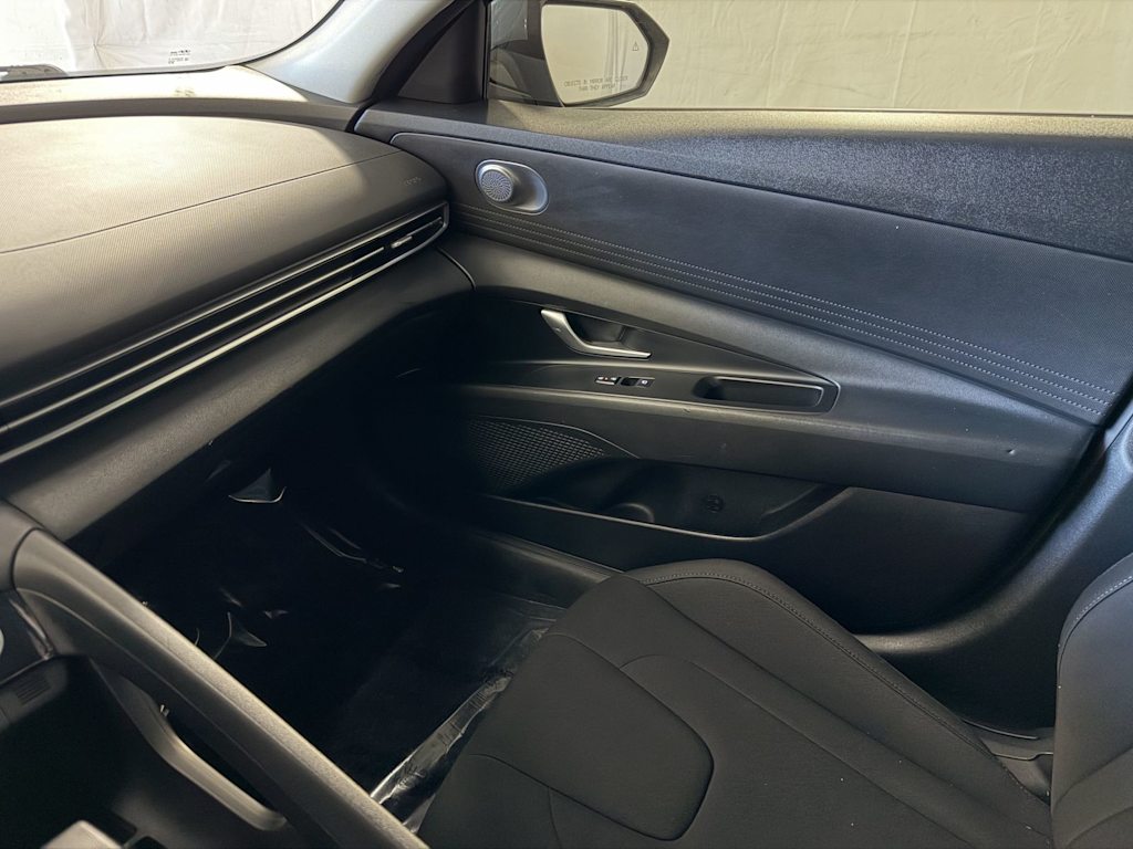 Thumbnail: 2022 Hyundai Elantra - 20