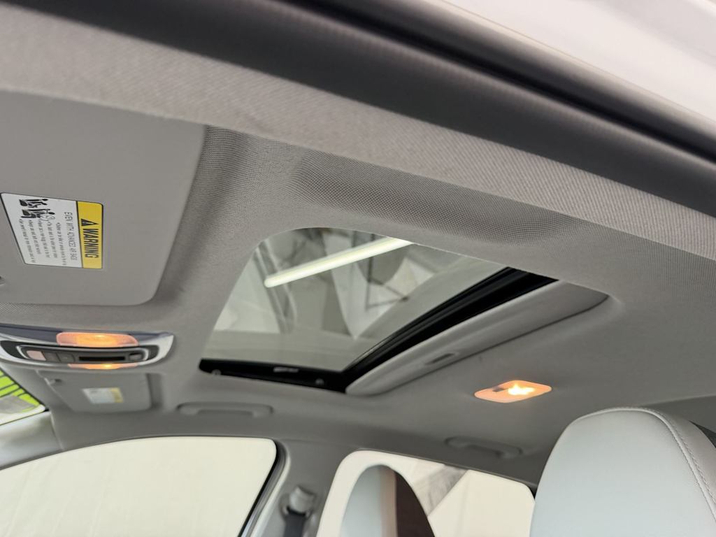 Thumbnail: 2024 Hyundai Elantra - 18