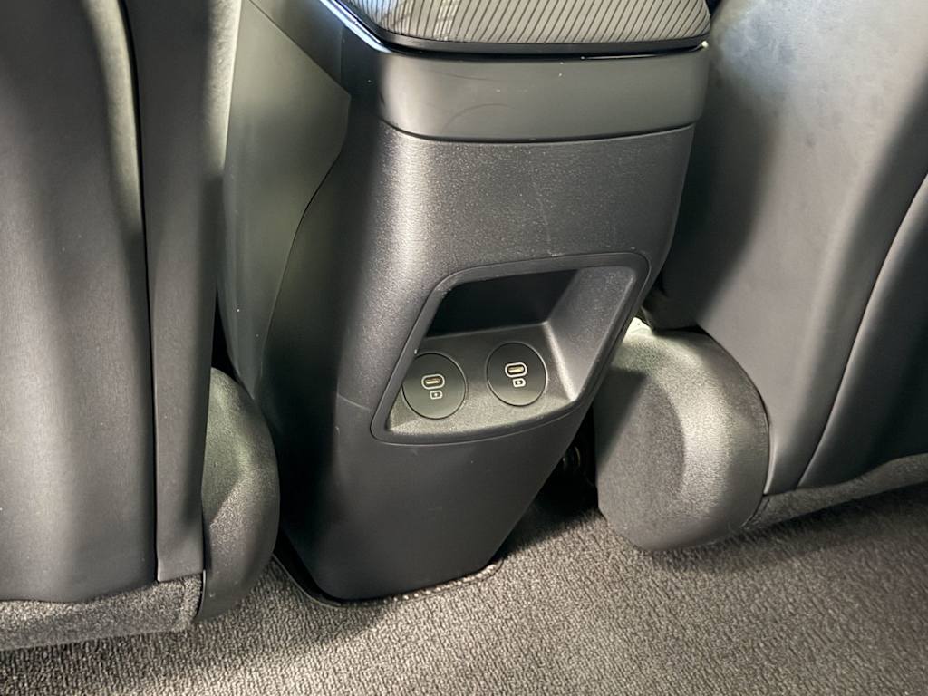 Thumbnail: 2023 Kia EV6 - 16