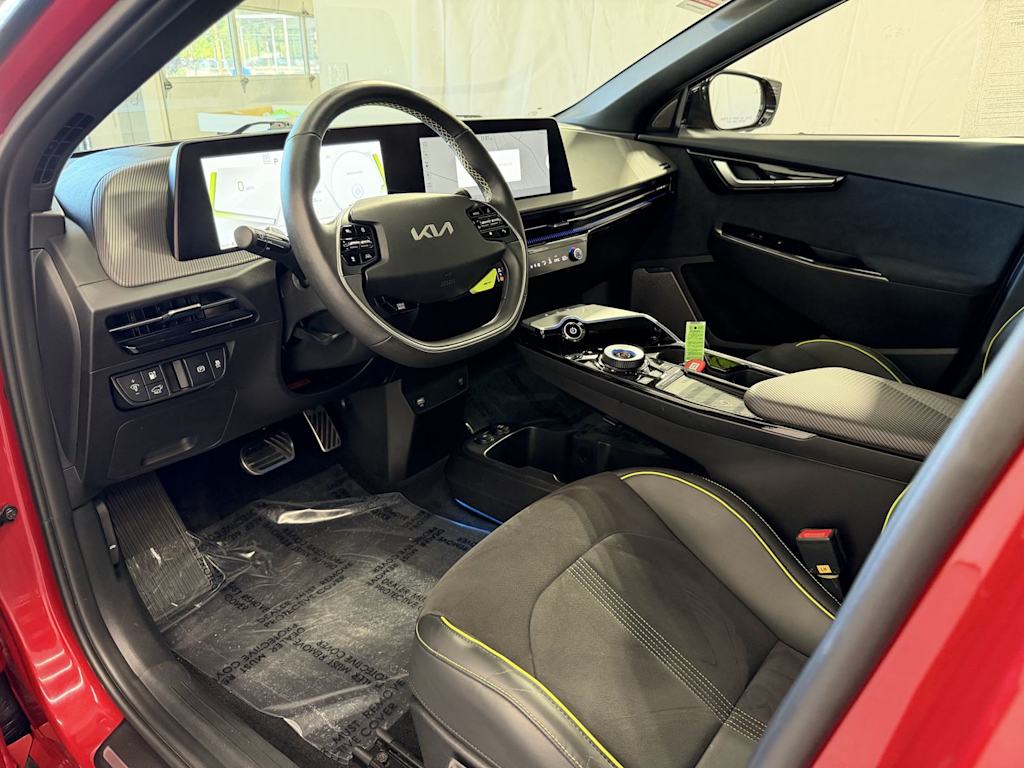 Thumbnail: 2023 Kia EV6 - 2