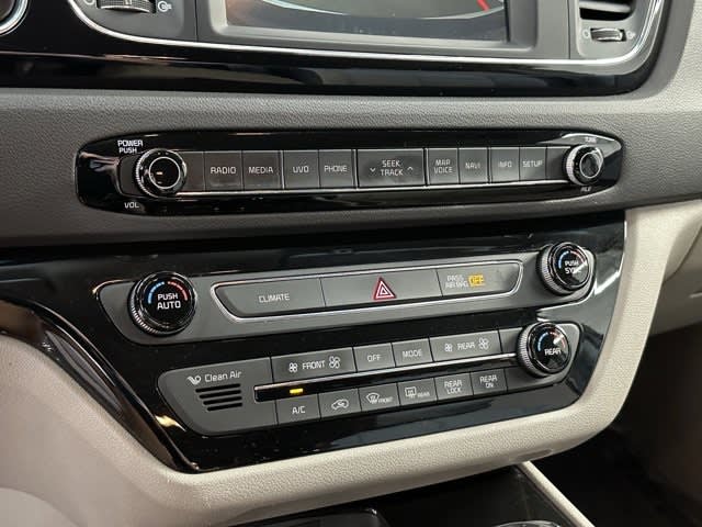 2016 Kia Sedona SX 25