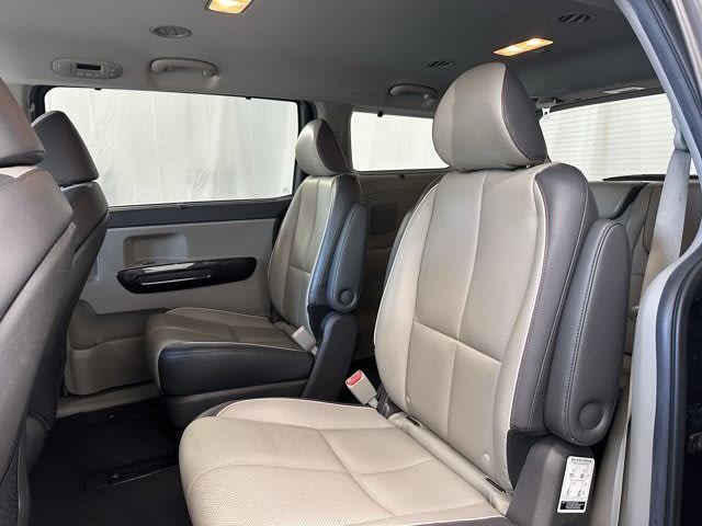 2016 Kia Sedona SX 18