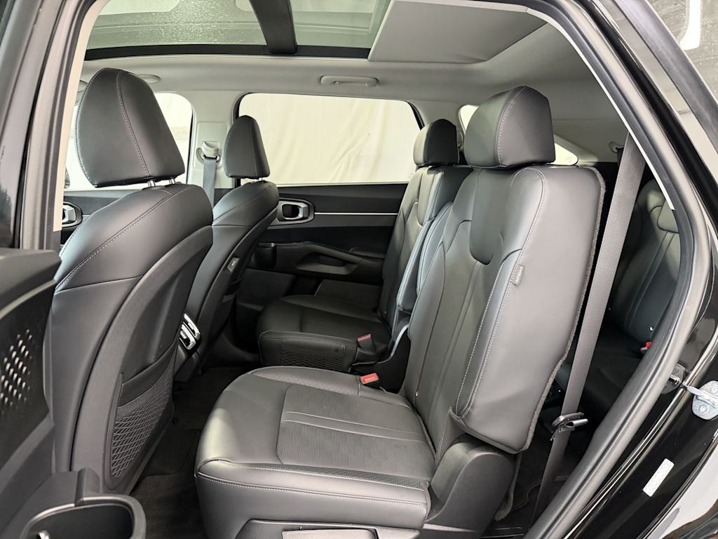 Thumbnail: 2025 Kia Sorento - 8