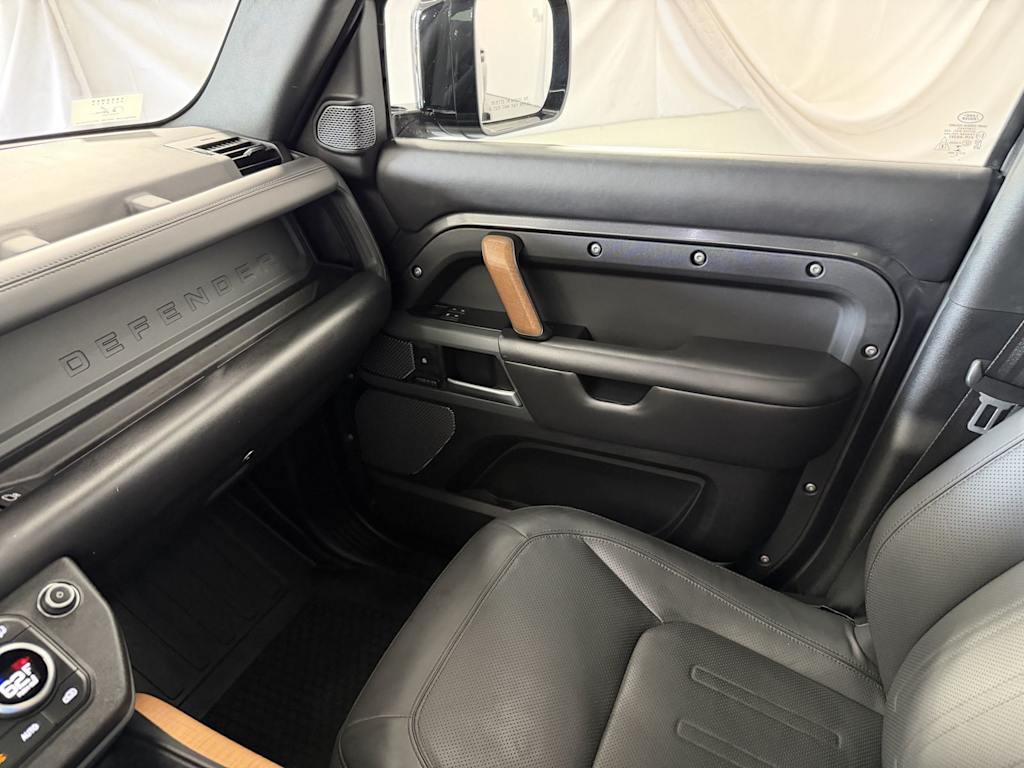 Thumbnail: 2023 Land Rover Defender - 25