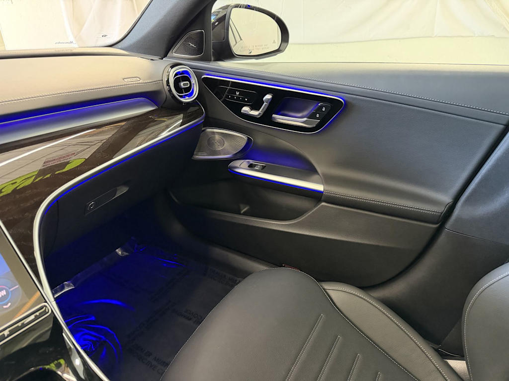 Thumbnail: 2023 Mercedes-Benz C-Class - 10