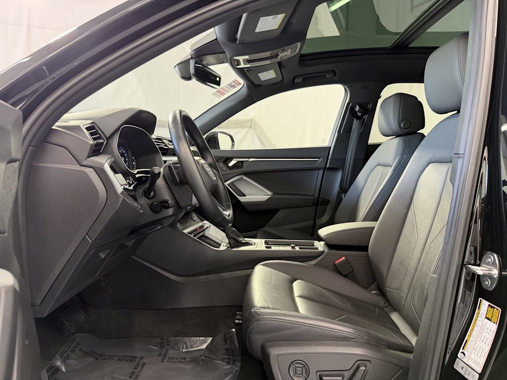 Thumbnail: 2024 Audi Q3 - 8