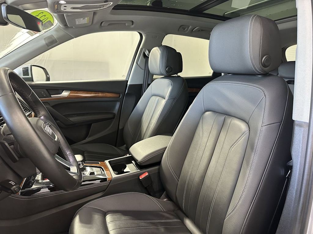 Thumbnail: 2023 Audi Q5 - 10