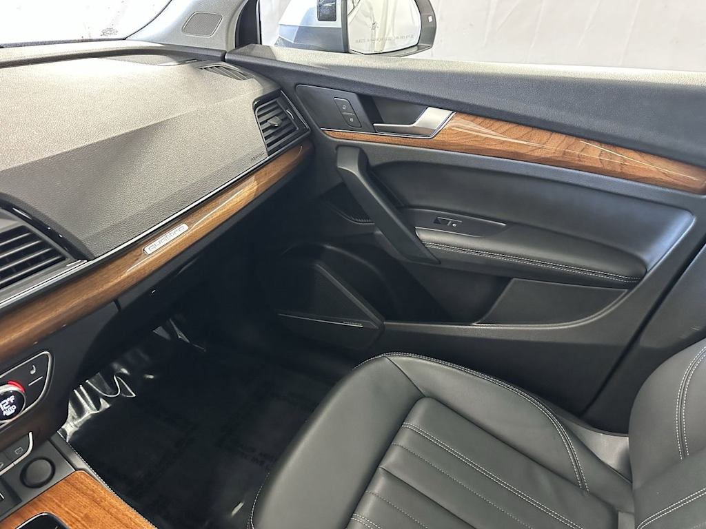 Thumbnail: 2023 Audi Q5 - 25