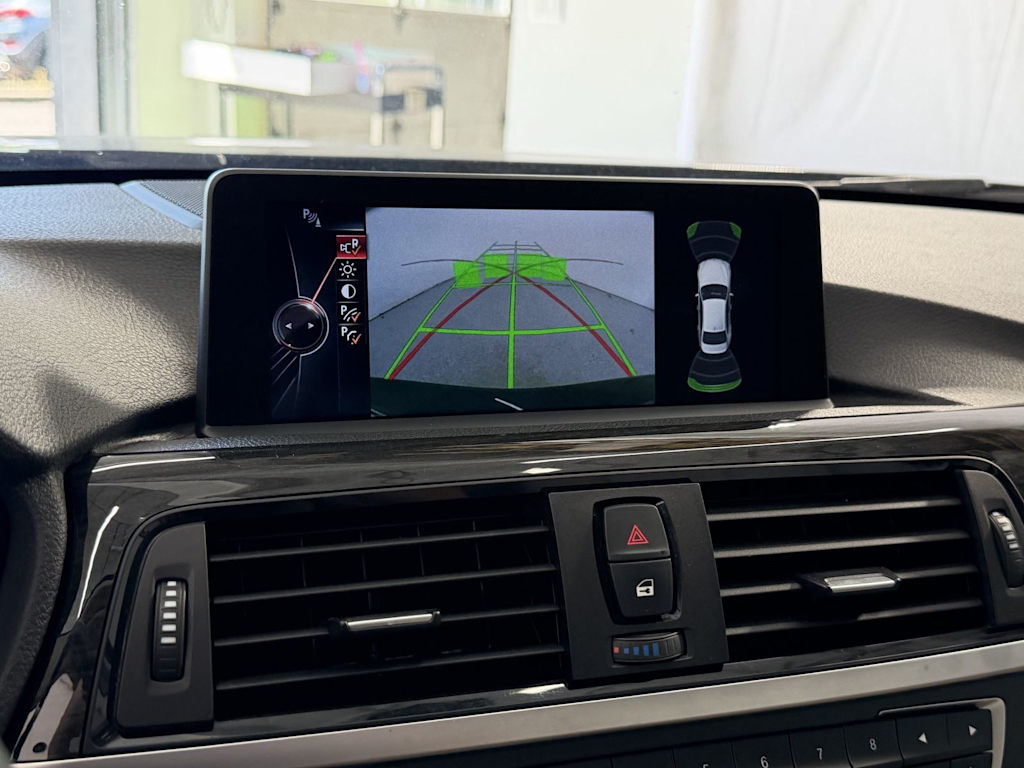 Thumbnail: 2015 BMW 3 Series - 11