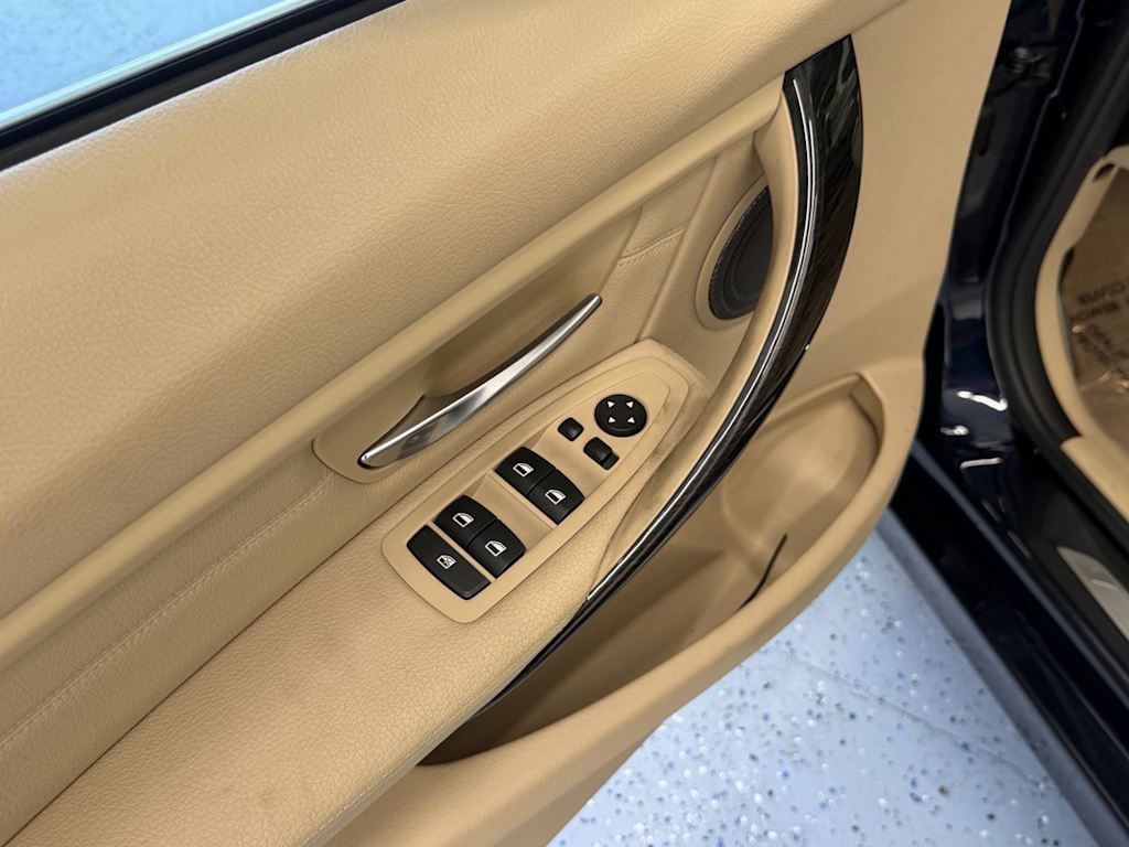 Thumbnail: 2015 BMW 3 Series - 6