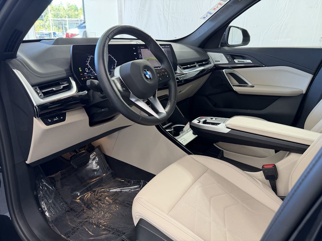 Thumbnail: 2025 BMW X1 - 2