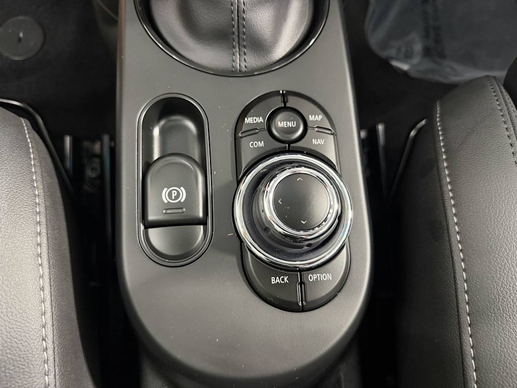 Thumbnail: 2024 MINI Cooper - 24