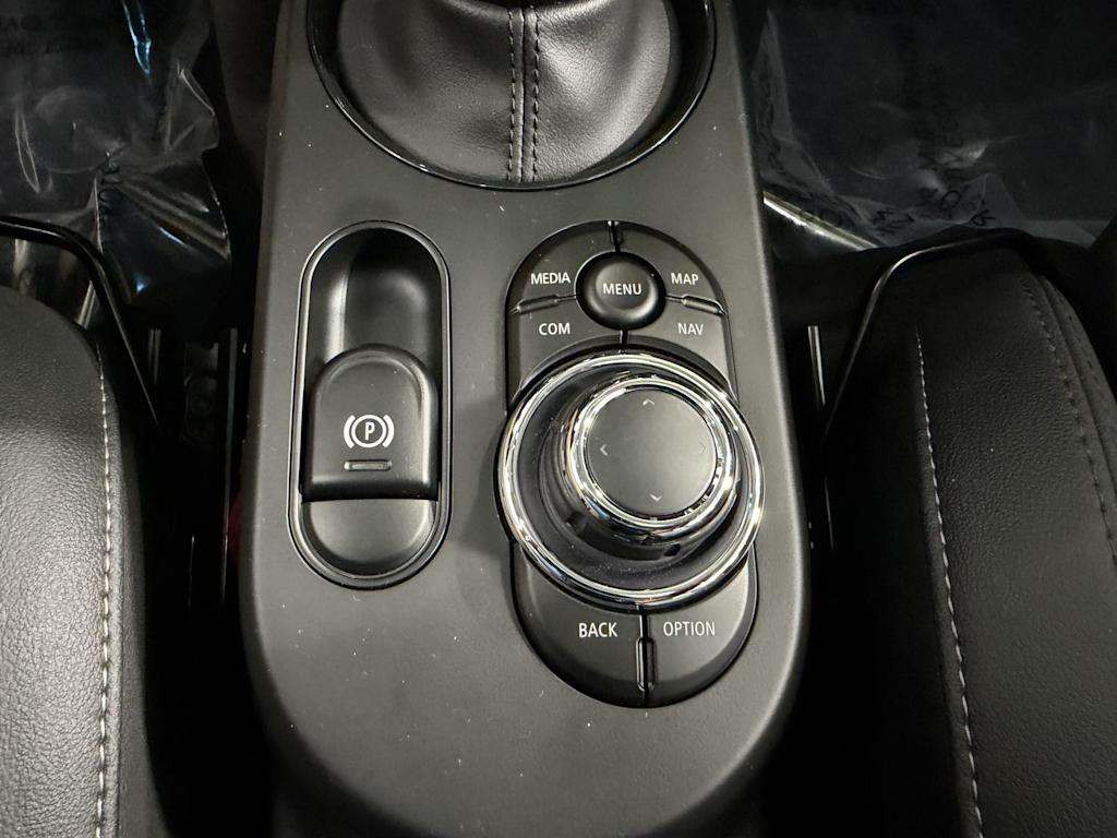 Thumbnail: 2024 MINI Cooper - 25