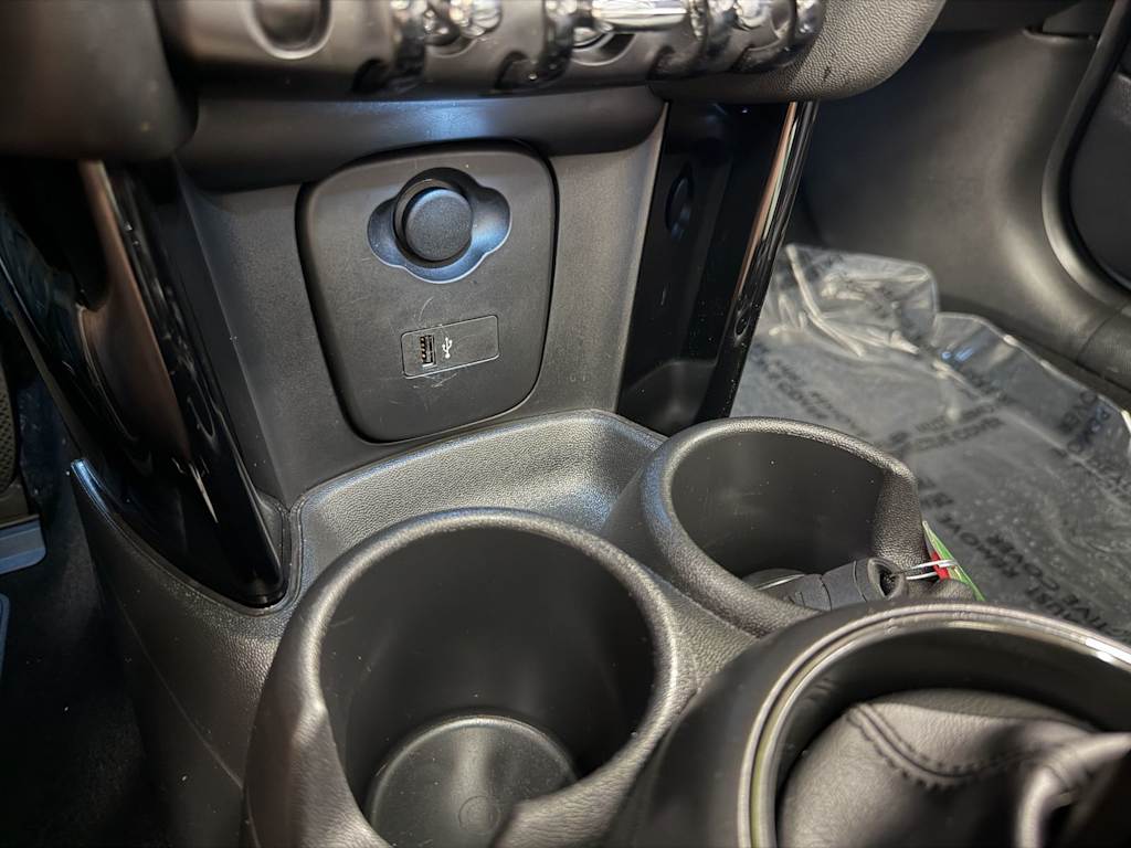 Thumbnail: 2023 MINI Cooper - 24