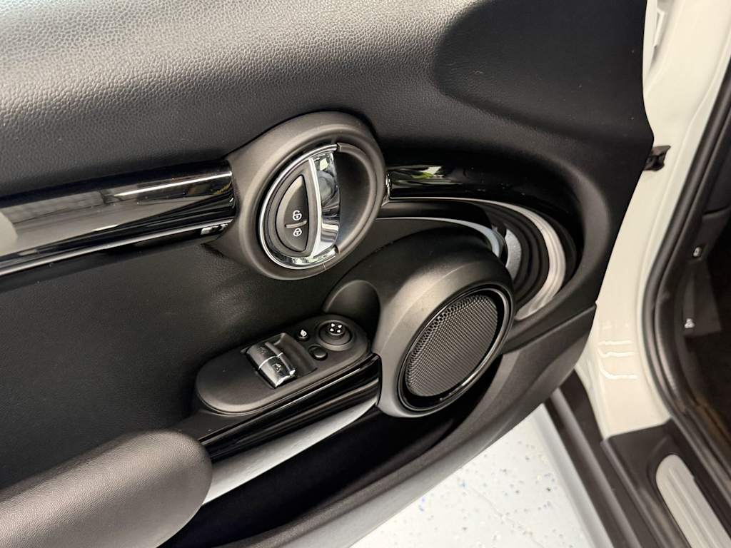 Thumbnail: 2023 MINI Cooper - 19