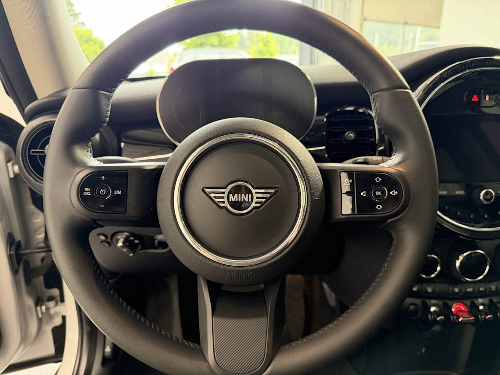 Thumbnail: 2023 MINI Cooper - 7