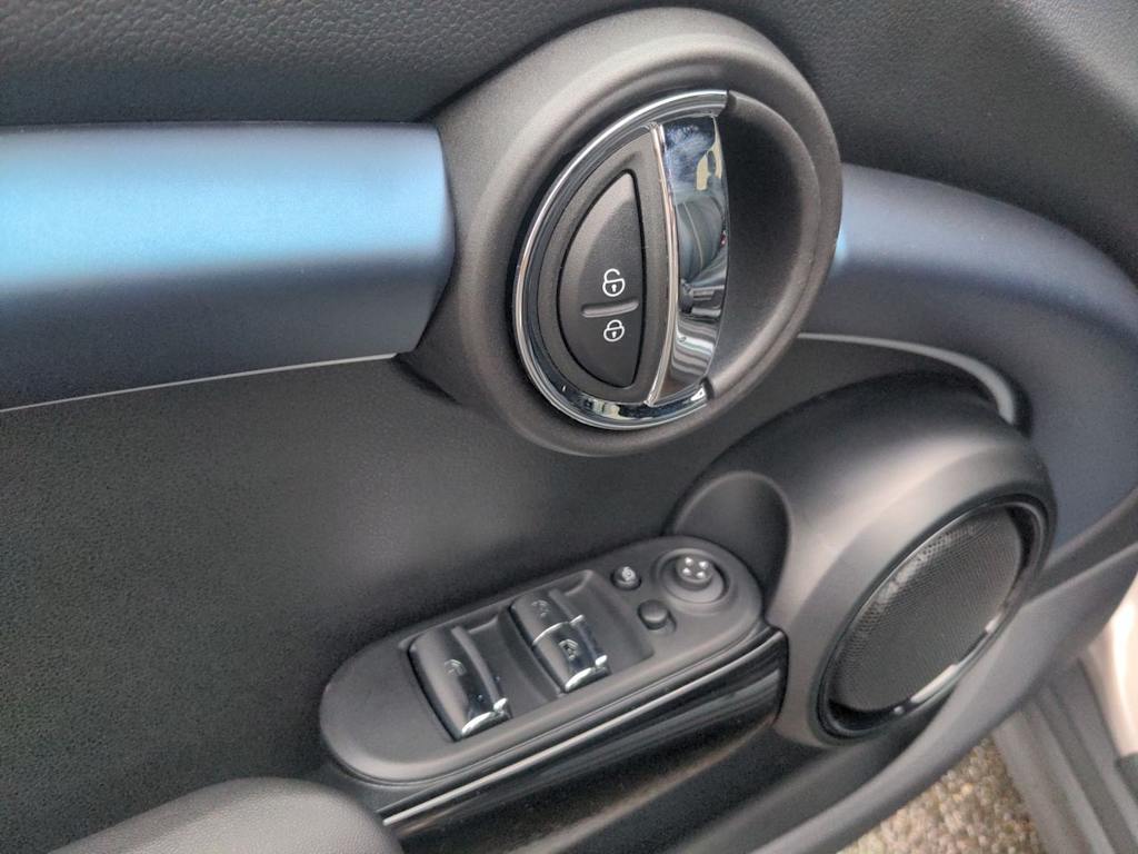 Thumbnail: 2023 MINI Cooper - 24