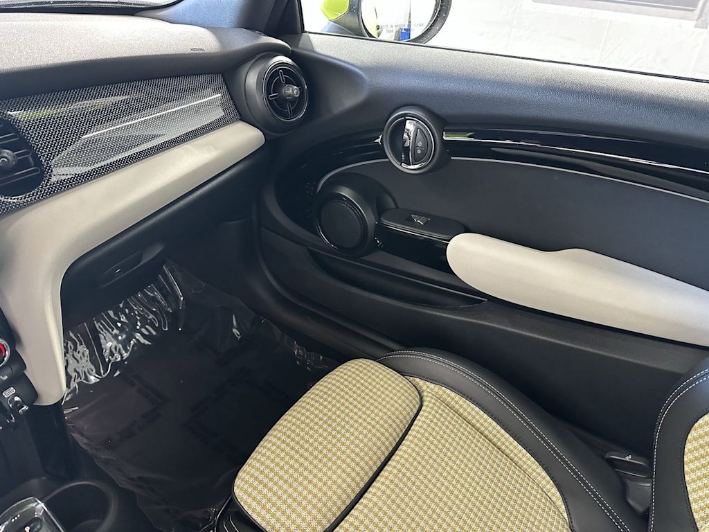 Thumbnail: 2022 MINI Cooper - 25