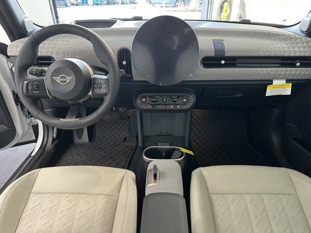 Thumbnail: 2025 MINI Cooper Hardtop - 3