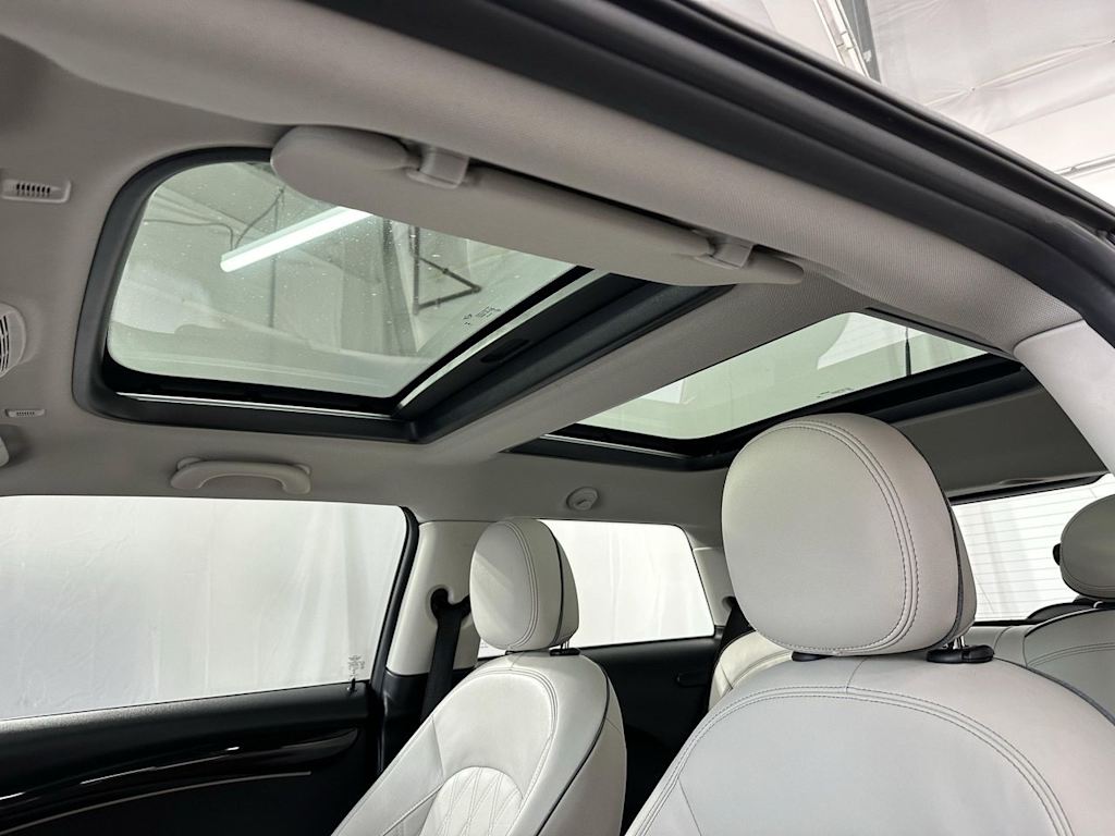 Thumbnail: 2023 MINI Cooper - 18