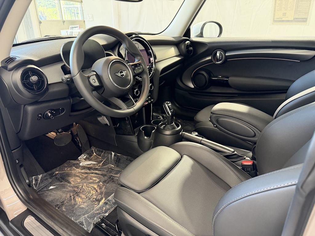 Thumbnail: 2023 MINI Cooper - 2
