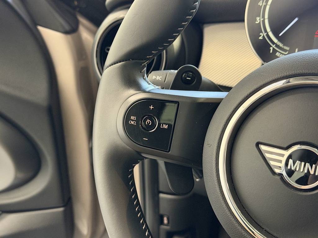 Thumbnail: 2023 MINI Cooper - 21