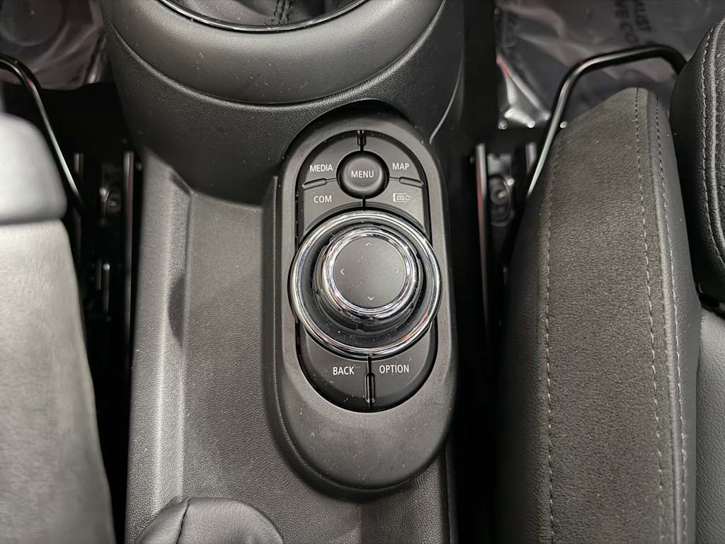 Thumbnail: 2023 MINI Cooper - 23