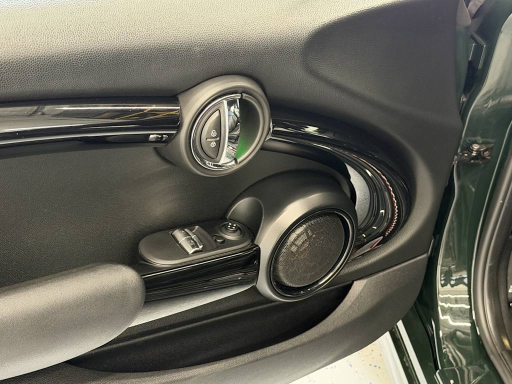 Thumbnail: 2016 MINI Cooper - 18