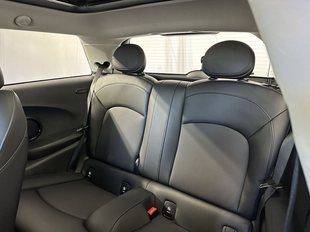 Thumbnail: 2019 MINI Cooper Hardtop - 11