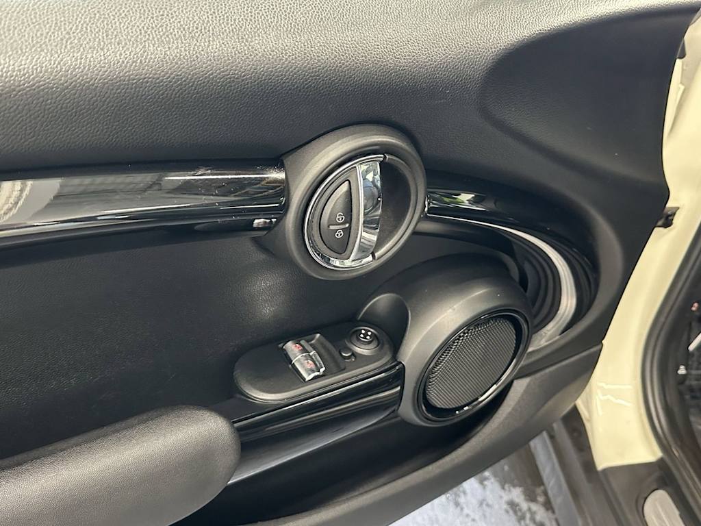 Thumbnail: 2019 MINI Cooper Hardtop - 20