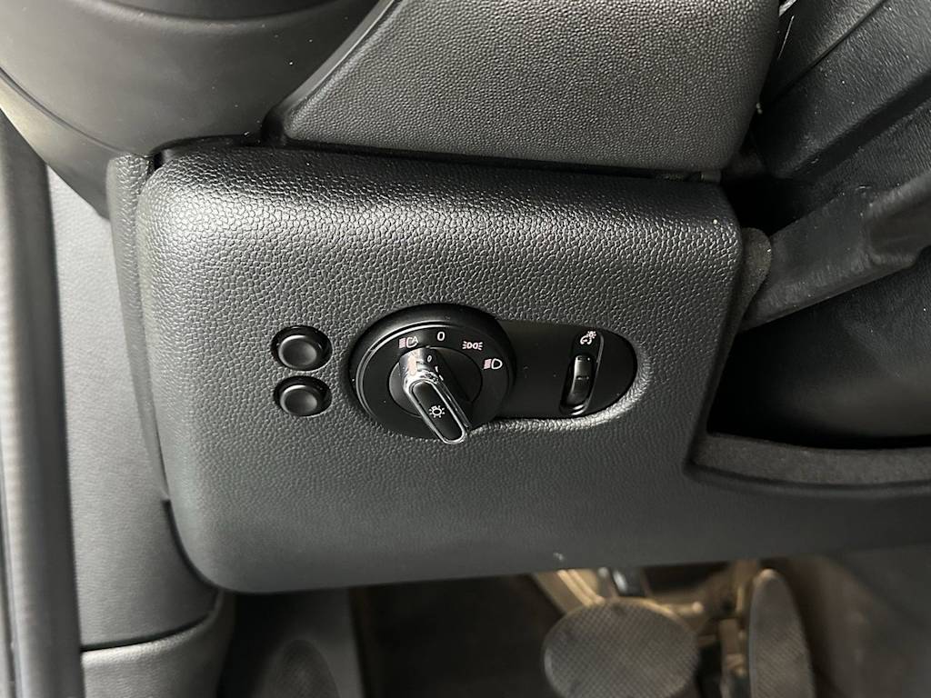 Thumbnail: 2019 MINI Cooper Hardtop - 21