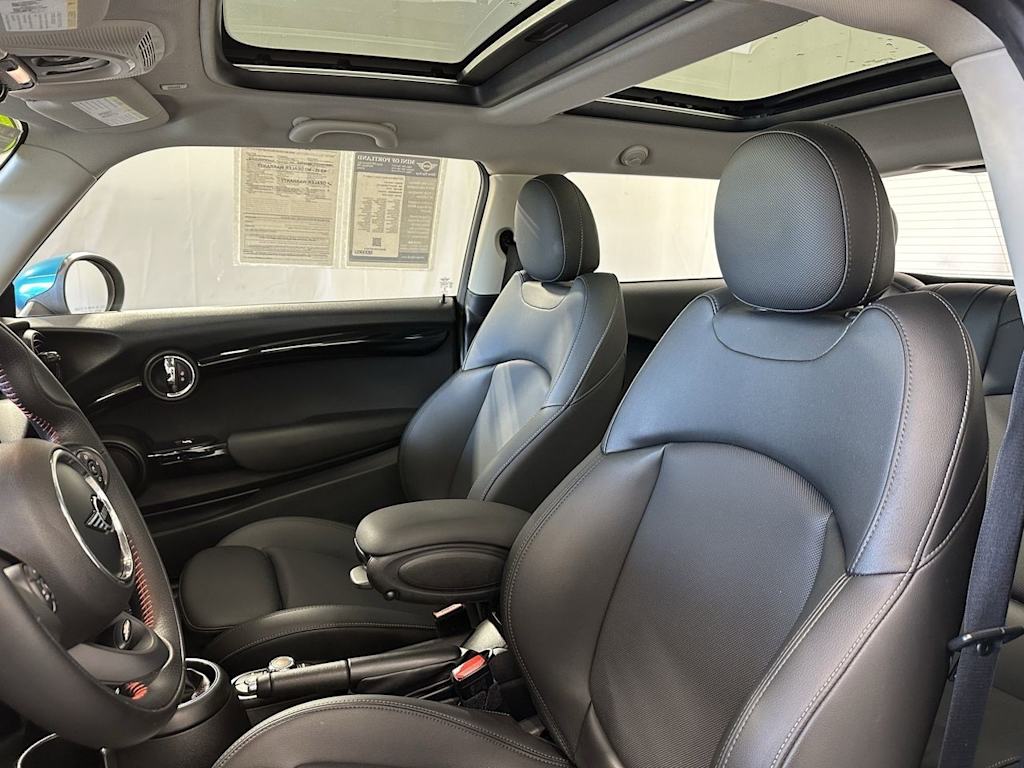 Thumbnail: 2019 MINI Cooper Hardtop - 10