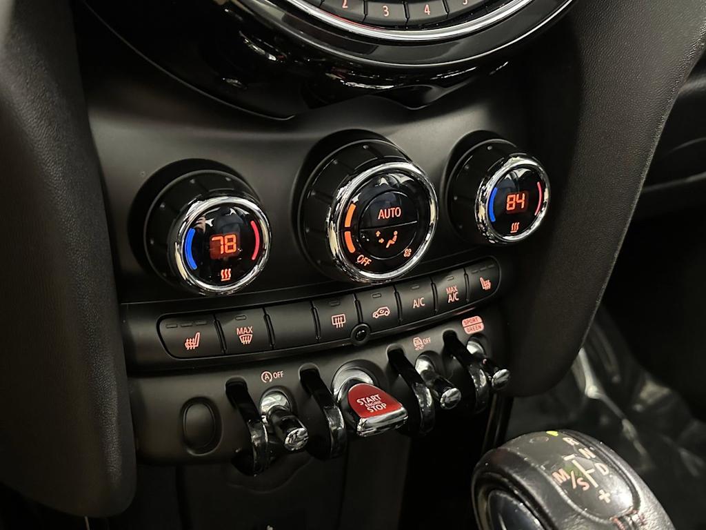 Thumbnail: 2019 MINI Cooper Hardtop - 24