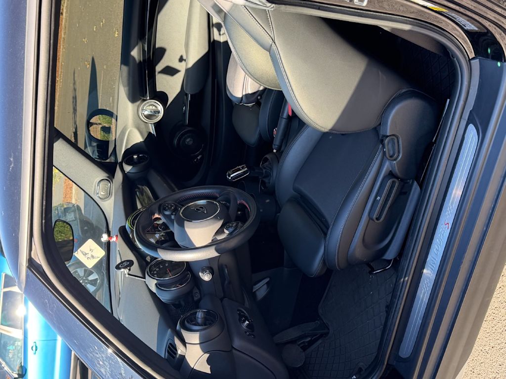 Thumbnail: 2021 MINI Cooper - 3